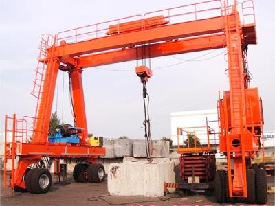 輪胎門式起重機(jī)